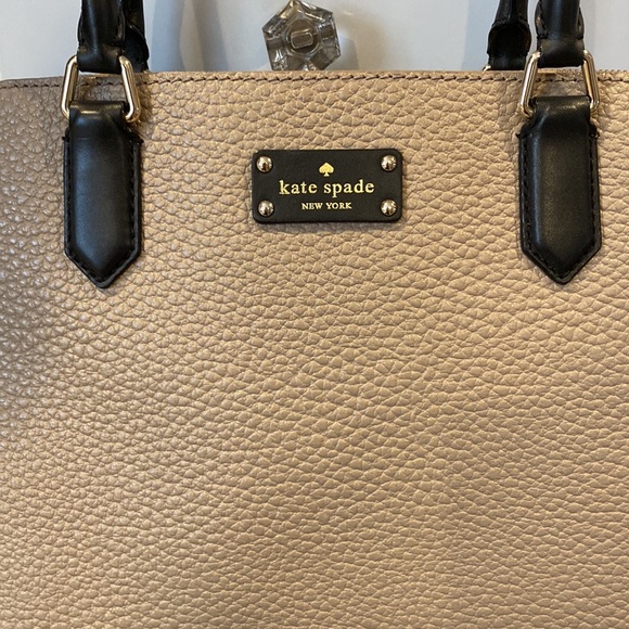 COPY - Kate Spade pebble embossed tote - Picture 2 of 9